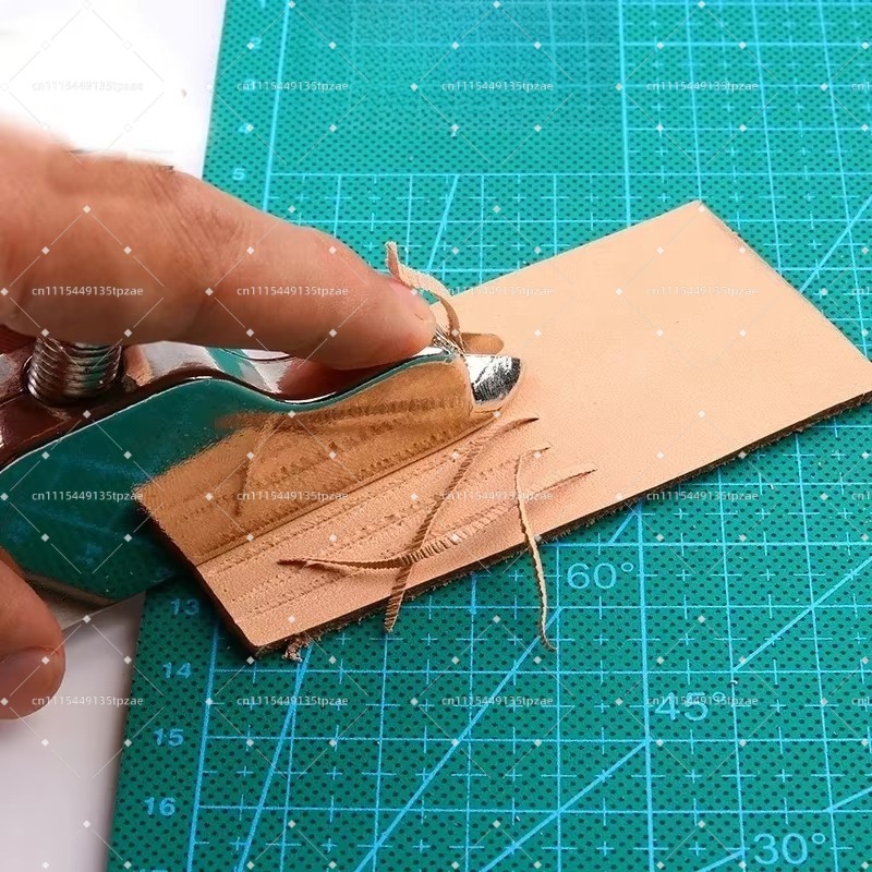 أداة تشكيل جلود احترافية قابلة - مراجعة Groover Stitching Tool وسعره